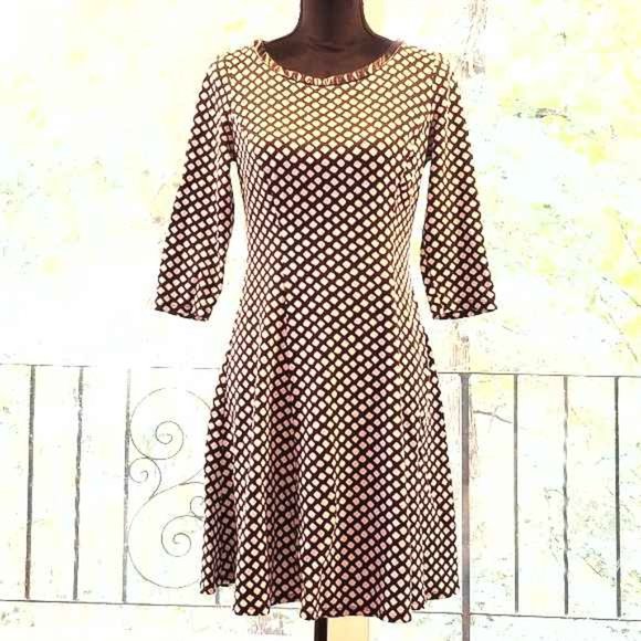 New York & Company Geometric Fitted Stretchy Dress - Picture 1 of 4